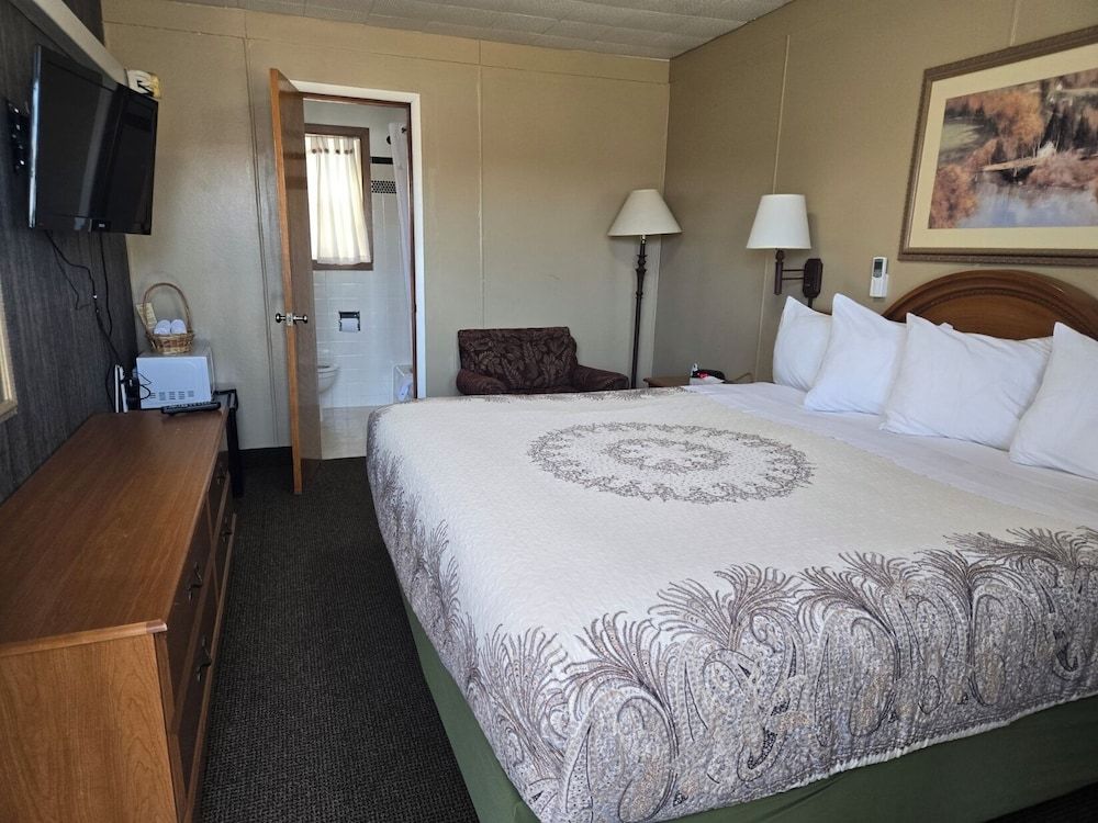 A Bridge View Inn 2