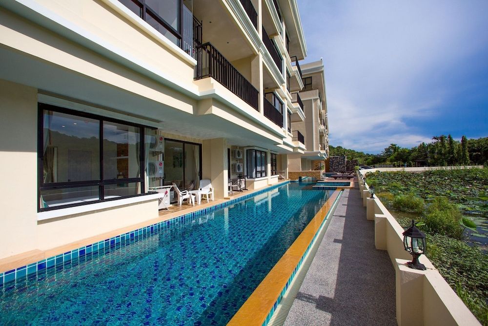 The Lago Apartments by Tropiclook 5 estrellas en Nai Harn Beach
