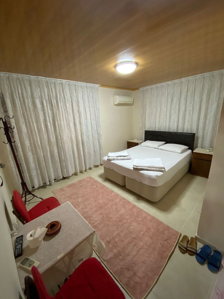 Elmas Restaurant ve Pansiyon -1 estrellas en Karacasu