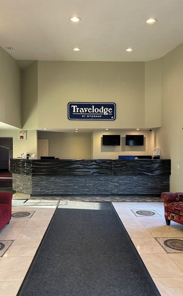 Travelodge by Wyndham Valleyview AB 2