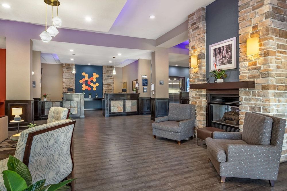 Best Western Plus Lake Jackson Inn & Suites 3