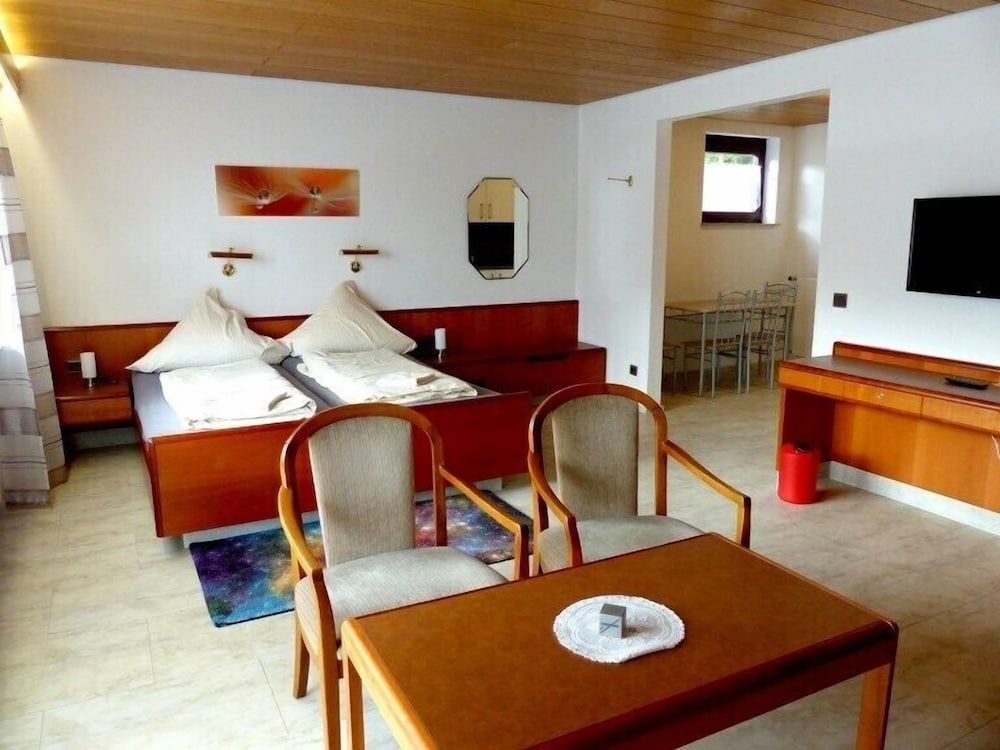 Hotel Garni Sebastian 3 estrellas en Kirrweiler