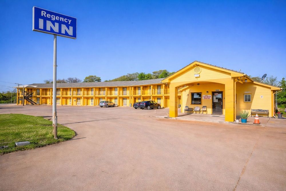 Regency Inn By OYO Rockdale TX 2 estrelas em Rockdale