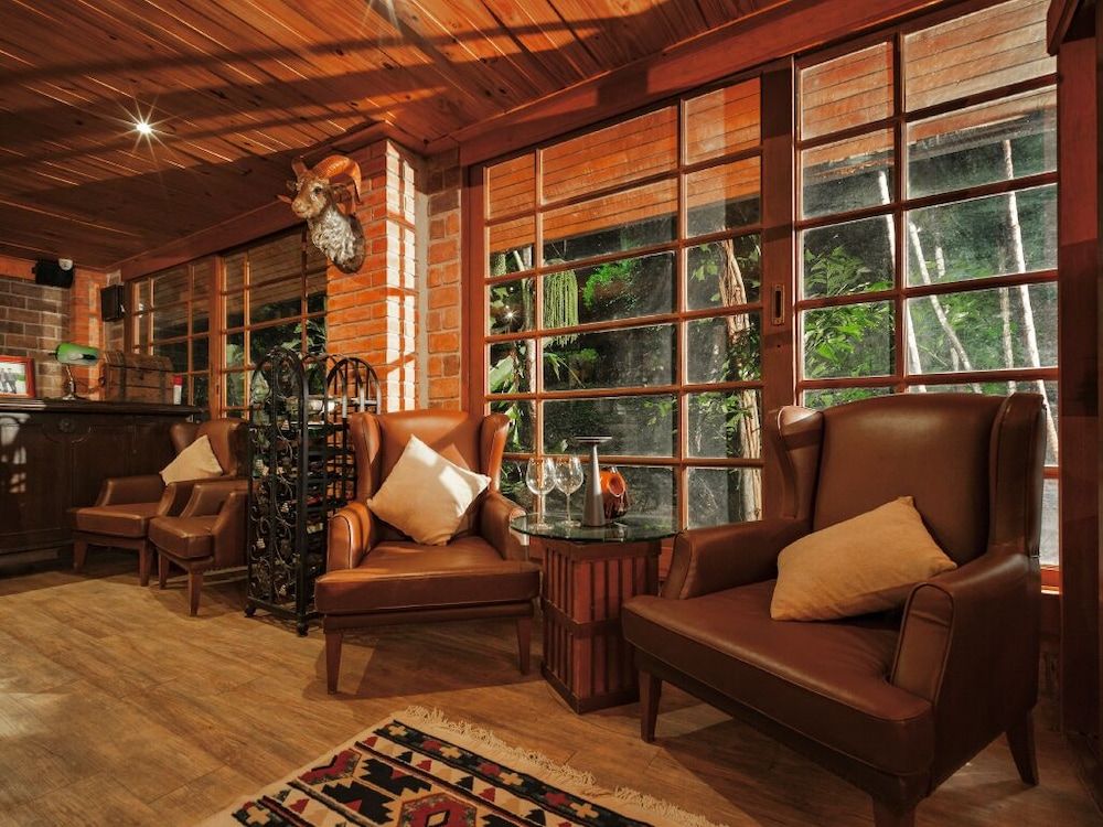 Issara Boutique Winery Hotel 2