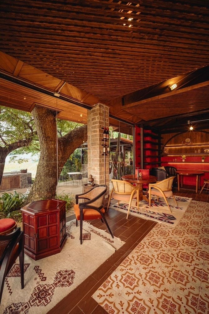 Issara Boutique Winery Hotel 3