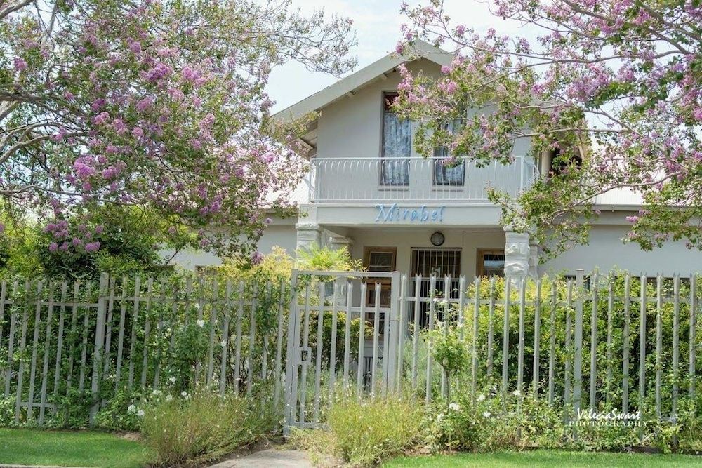 Mirabel Guesthouse -1 estrellas en Parys