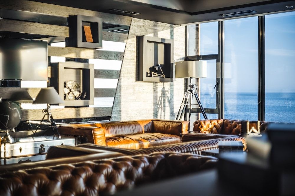 M1 Club Hotel 3