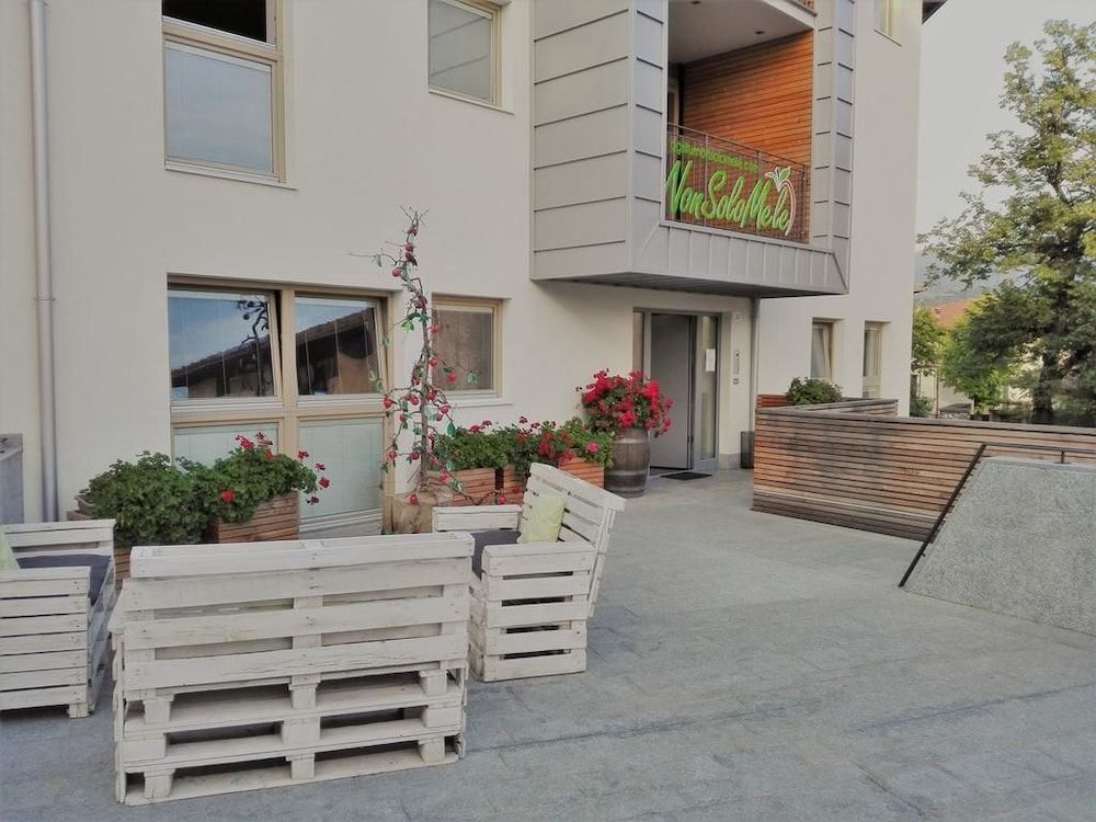 Agriturismo NonSoloMele -1 estrellas en Romallo