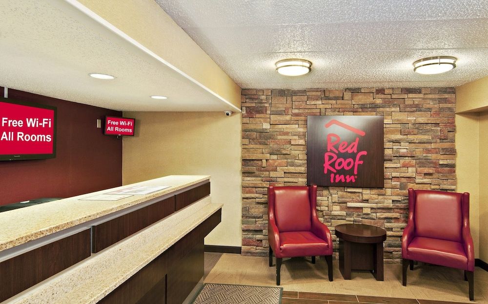 Red Roof Inn Fairmont 3