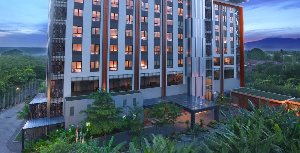 Harper Purwakarta by ASTON 4 estrellas en Purwakarta