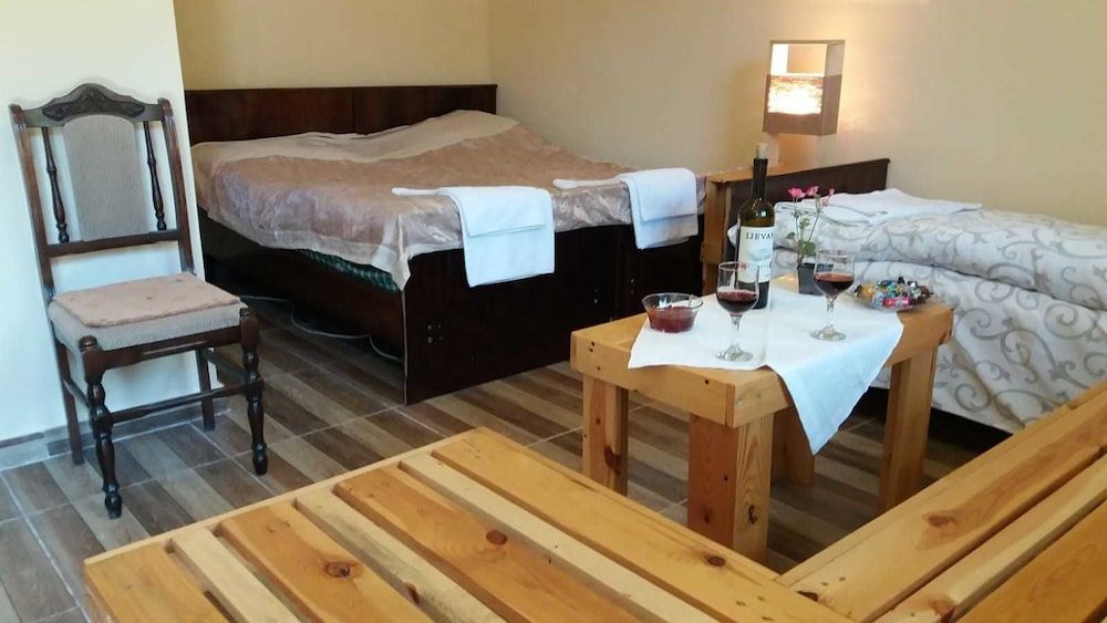 Arami Guesthouse 3