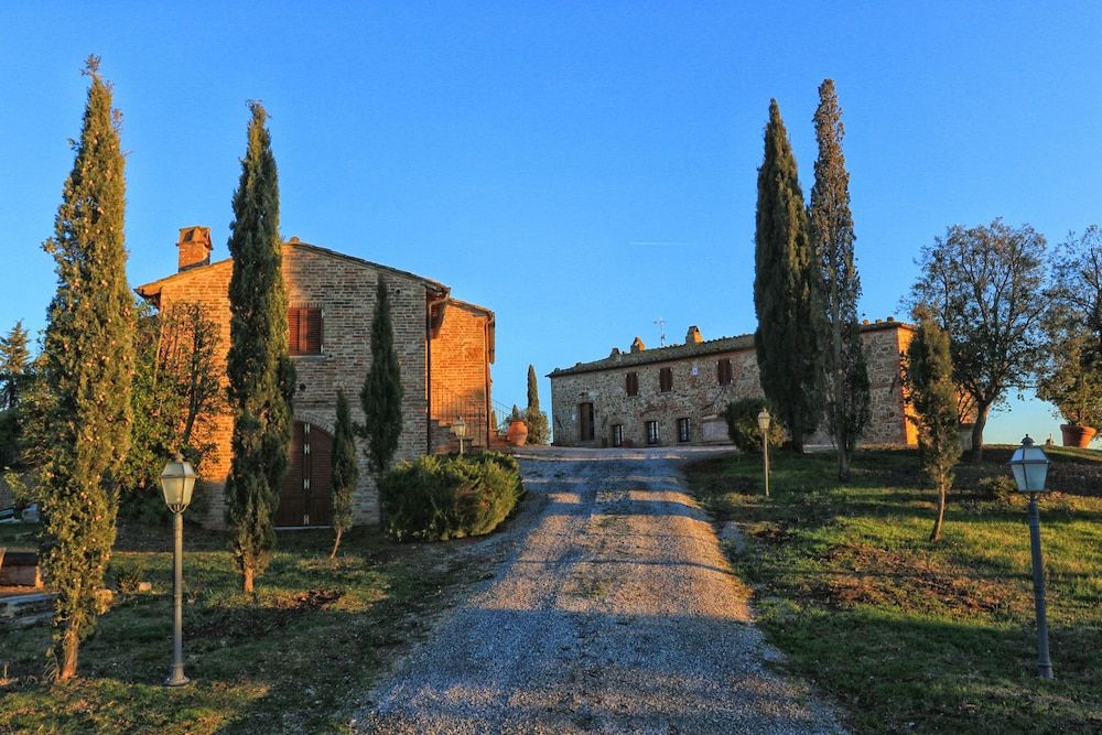 Agriturismo Bombina -1 estrellas en Montisi