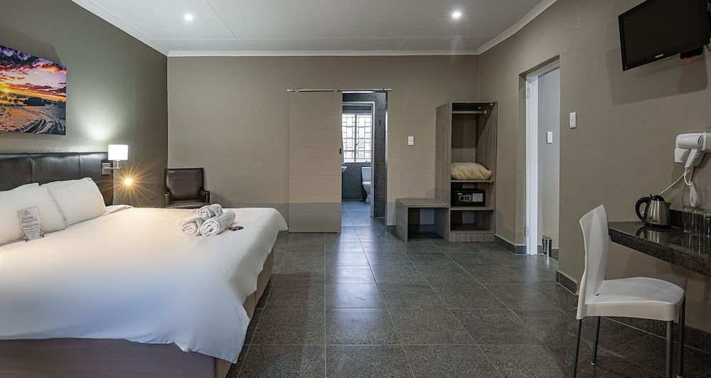 Calvinia Hotel by Country Hotels 3