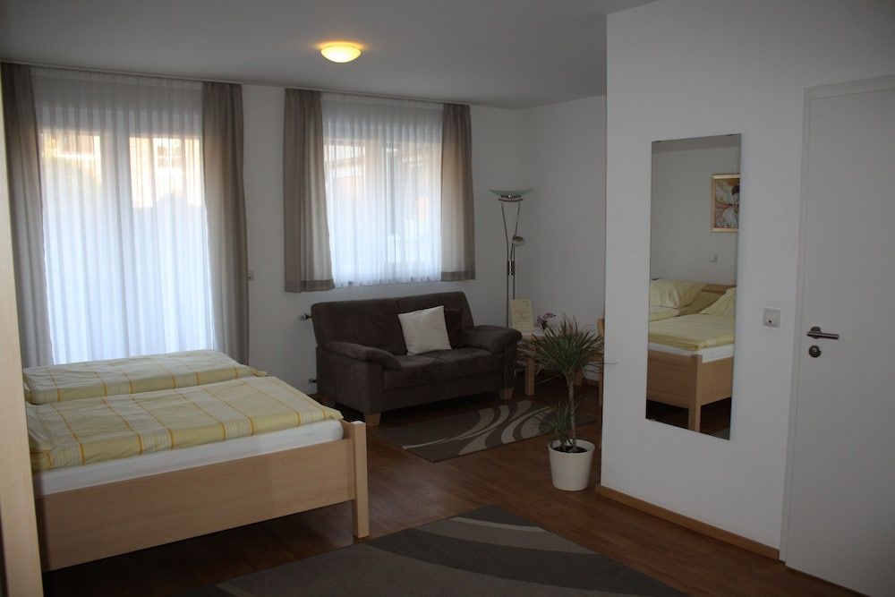 Hotel am Wintergarten 2