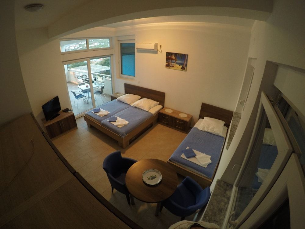 Belvedere Apartments with Seaview 2