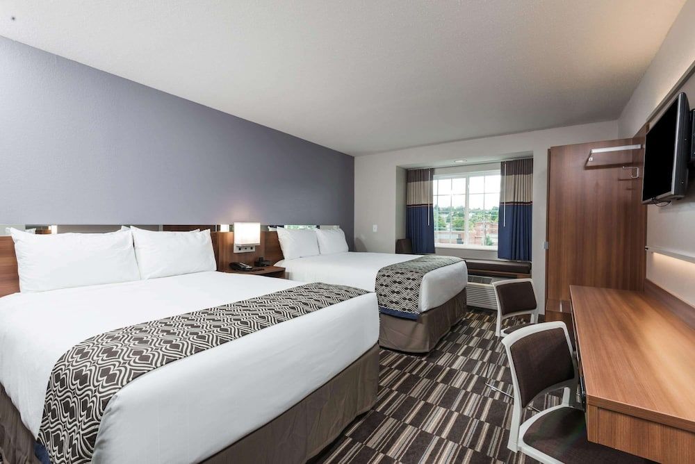 Microtel Inn & Suites By Wyndham Altoona 3