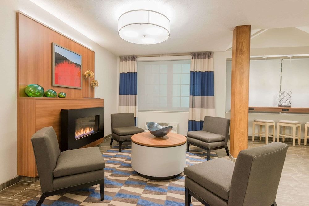 Microtel Inn & Suites By Wyndham Altoona 2