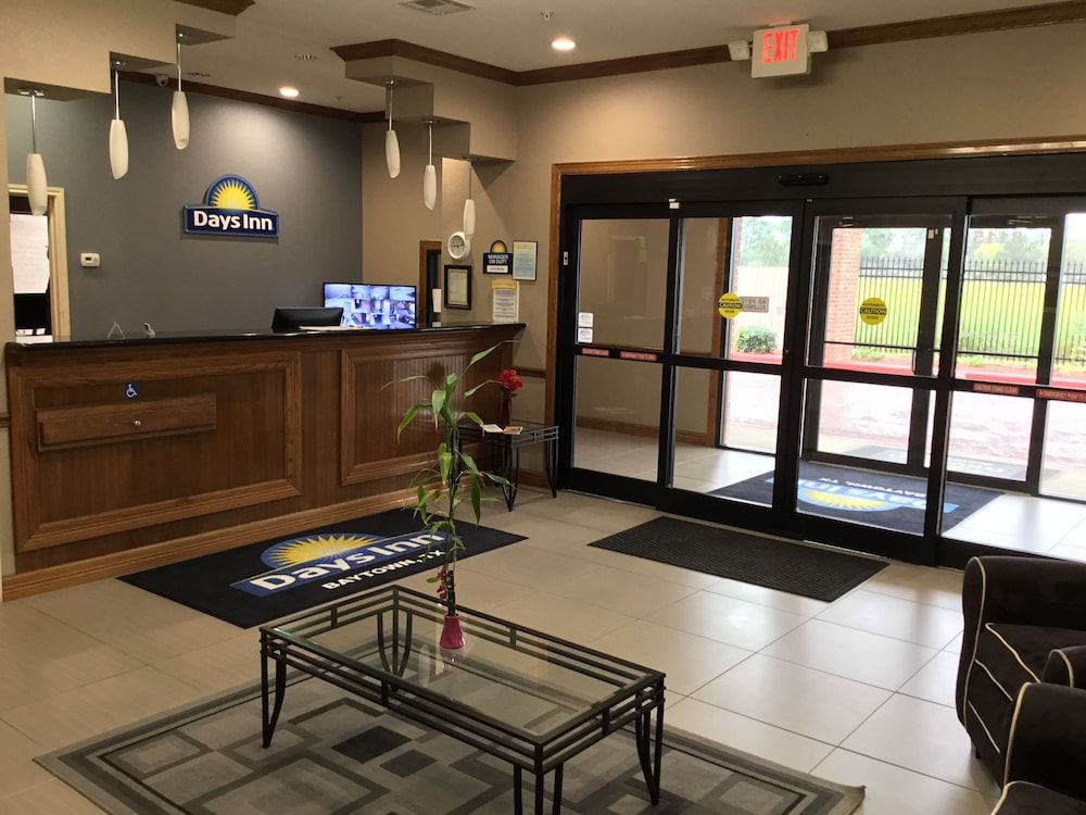 Days Inn by Wyndham Baytown East 2