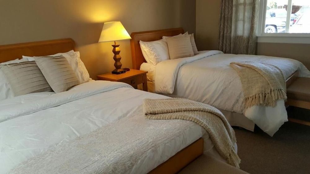 Starlight Lodge Cape Cod 2