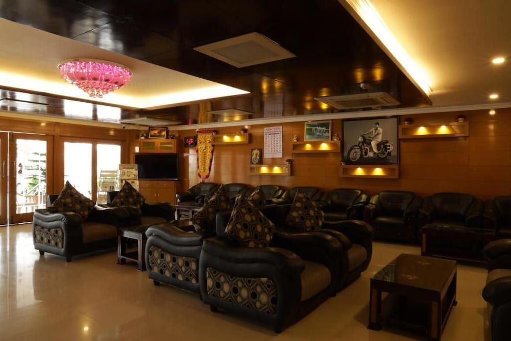 Hotel PVK Grand 3