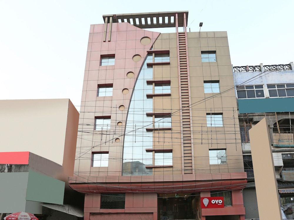 OYO 1671 Hotel Sundaram 3 estrelas em Allahābād