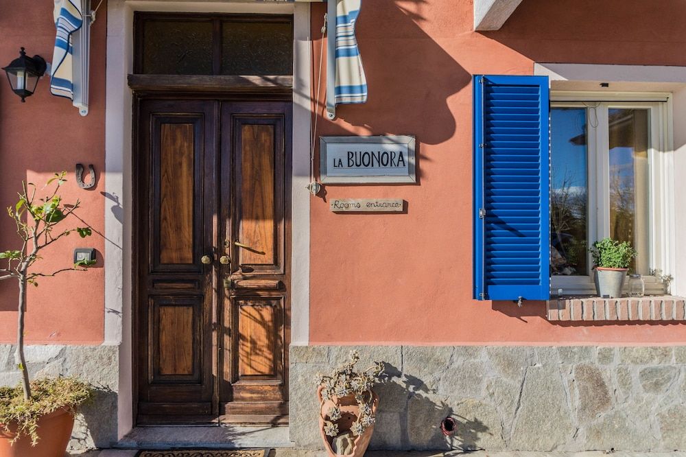B&B La Buonora -1 estrellas en Sinio