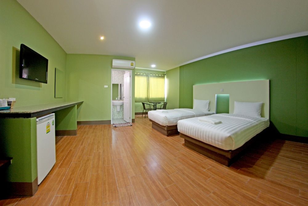 Central Park Hotel 3 estrellas en Sing Buri