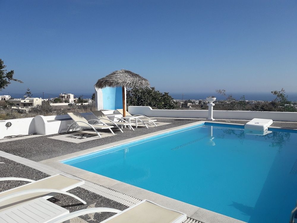 Santorini Traditional Suites 3