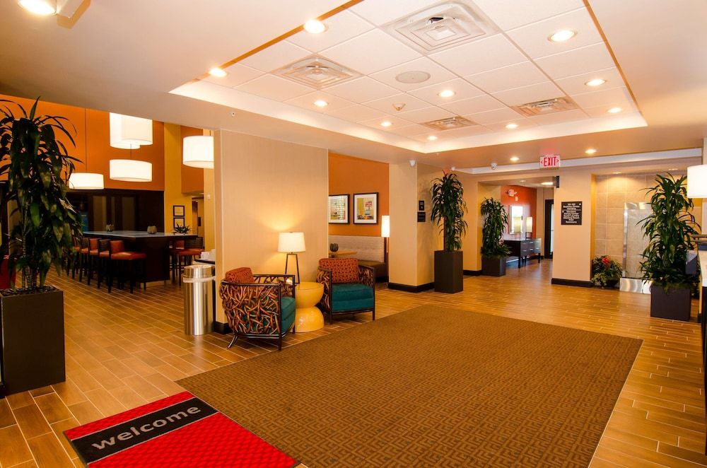 Hampton Inn & Suites Huntsville 2