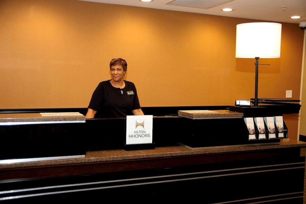Hampton Inn Suffolk 3