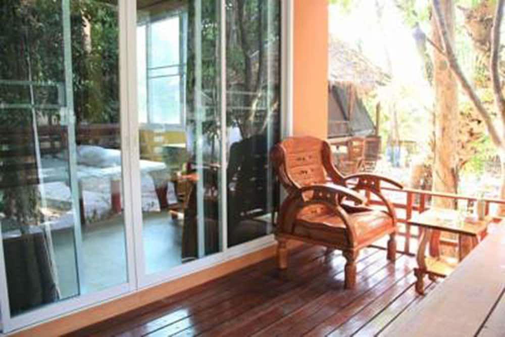 JJ Beach Resort 3