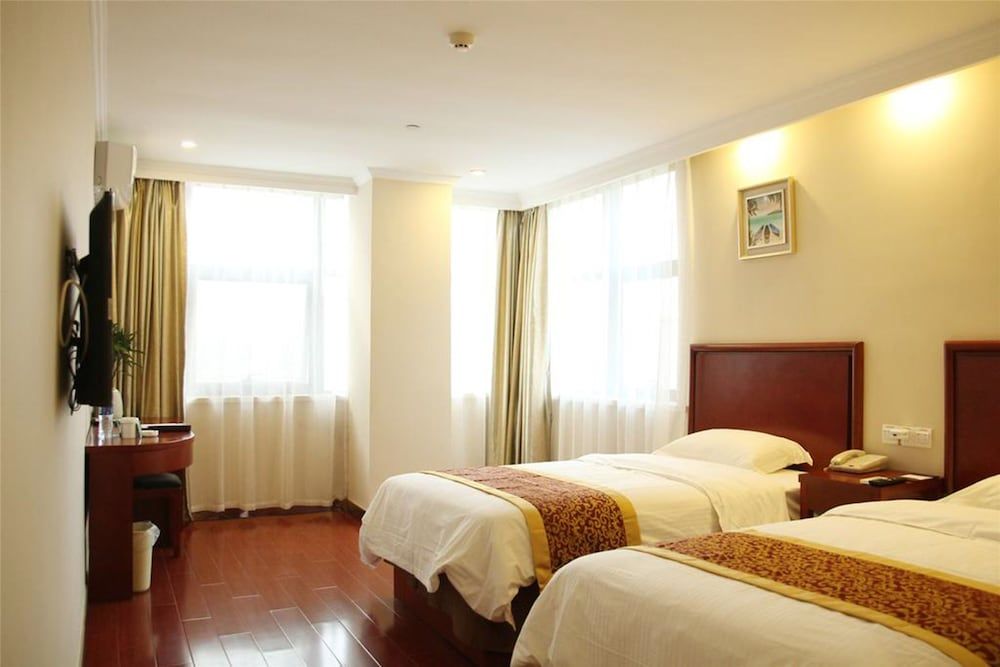 GreenTree Inn YanCheng BinHai OuBaoLiYa City Square Hotle -1 estrellas en Binhai