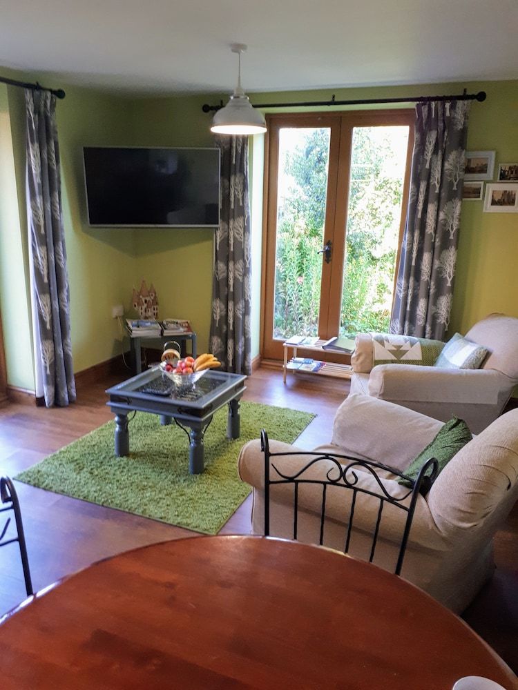 Field View B&B 2