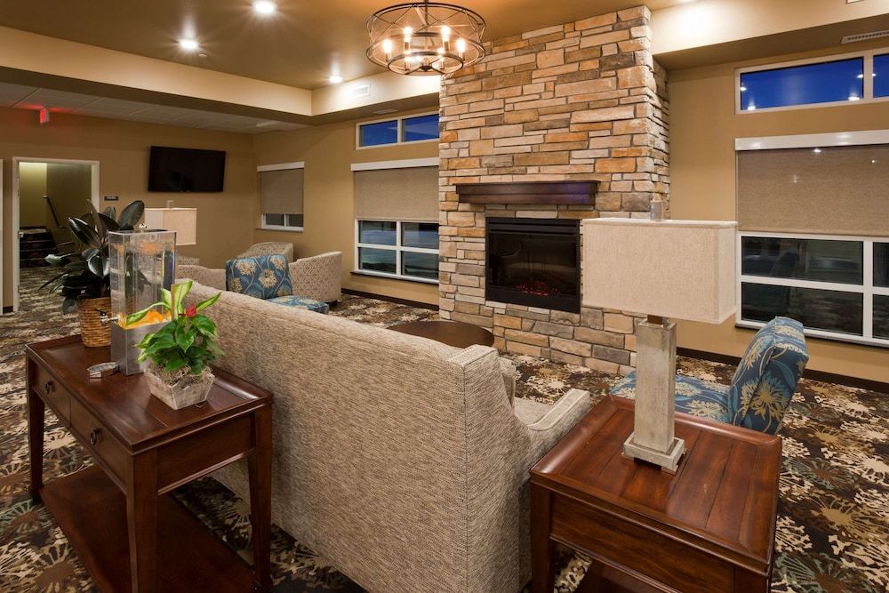 GrandStay Hotel and Suites 2