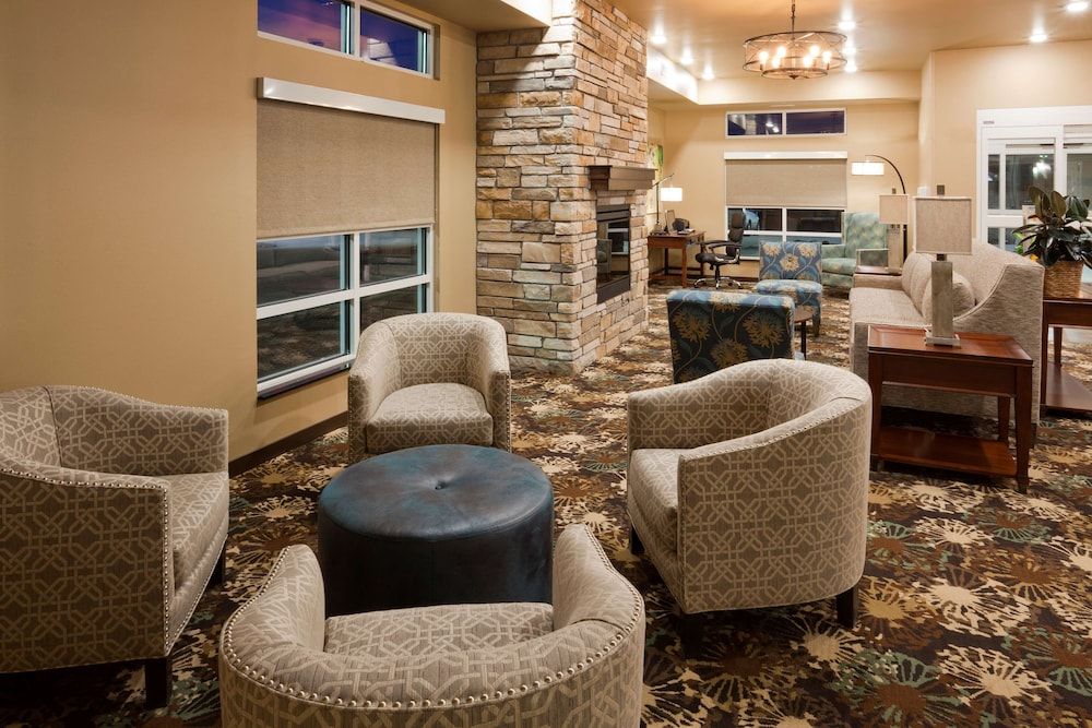 GrandStay Hotel and Suites 3
