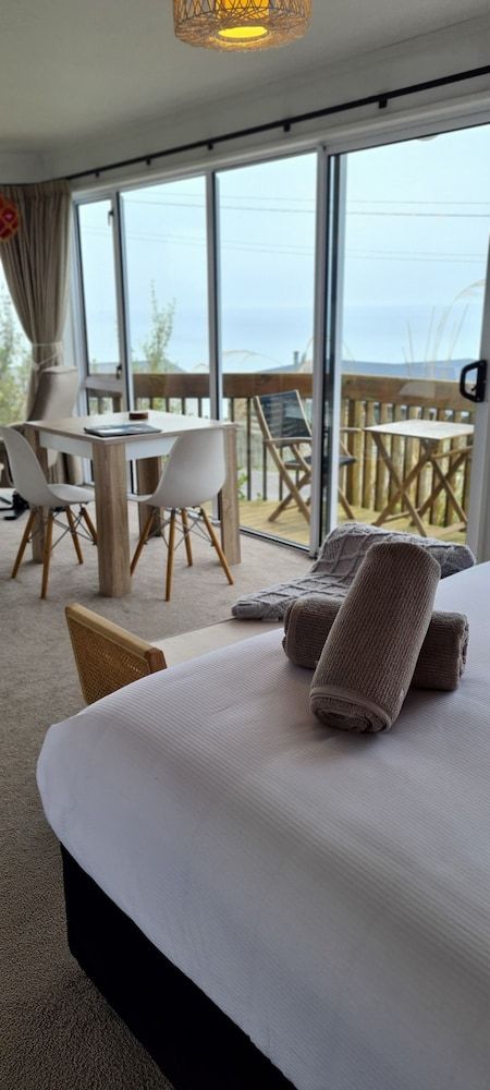 Kaka Point Luxury Spa Accommodation 2