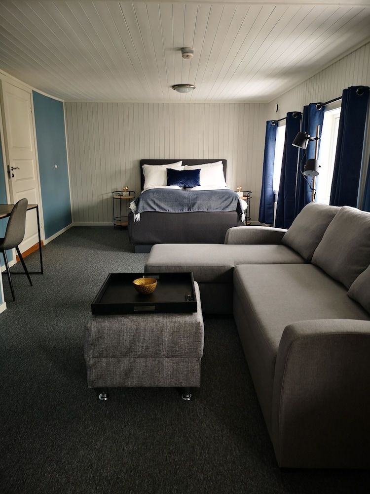 Henningsvær Guesthouse 2