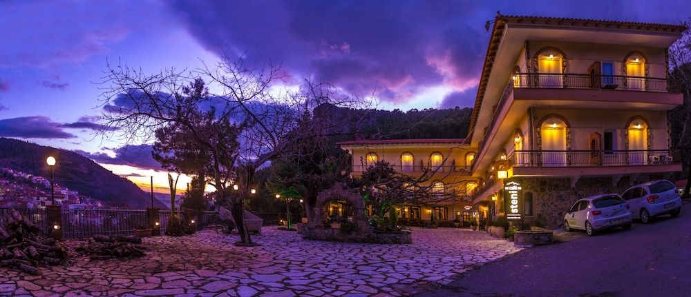 Hotel Steni -1 estrellas en Stení Dhírfios