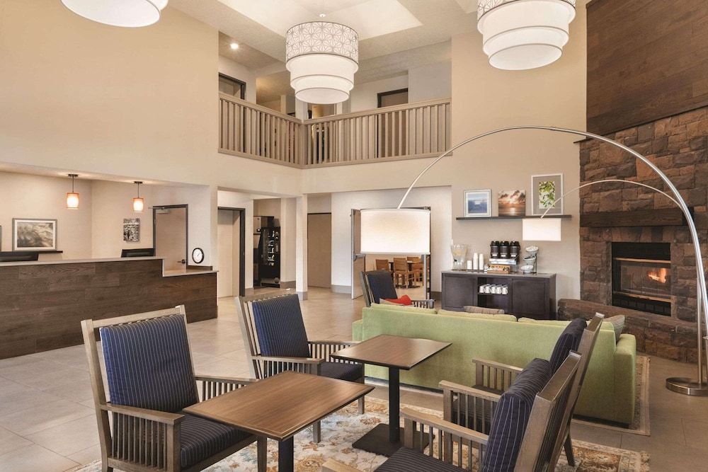 Country Inn & Suites by Radisson, Prineville, OR 2