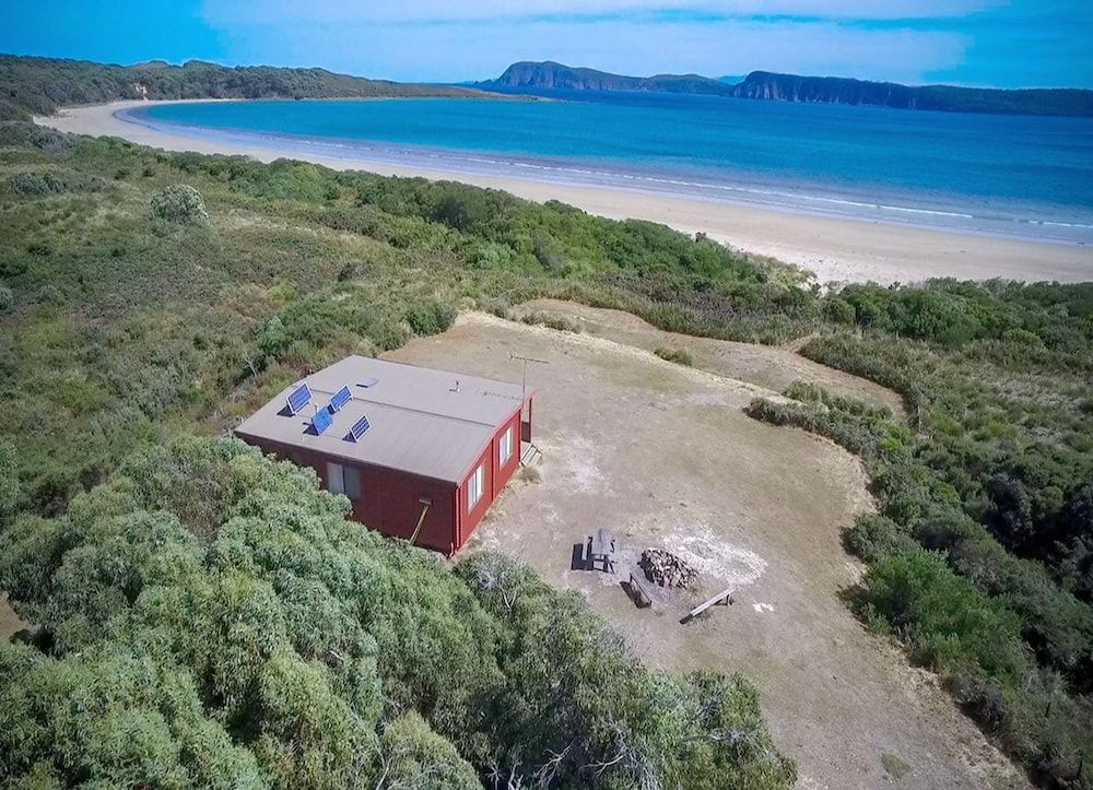 Cloudy Bay Cabin 1
