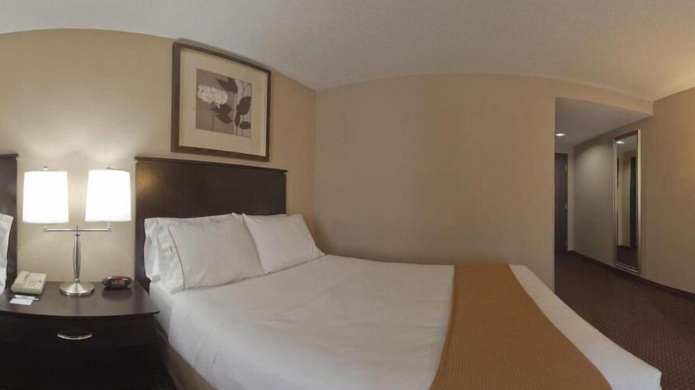 Holiday Inn Express Hotel & Suites Ashtabula-Geneva by IHG 2