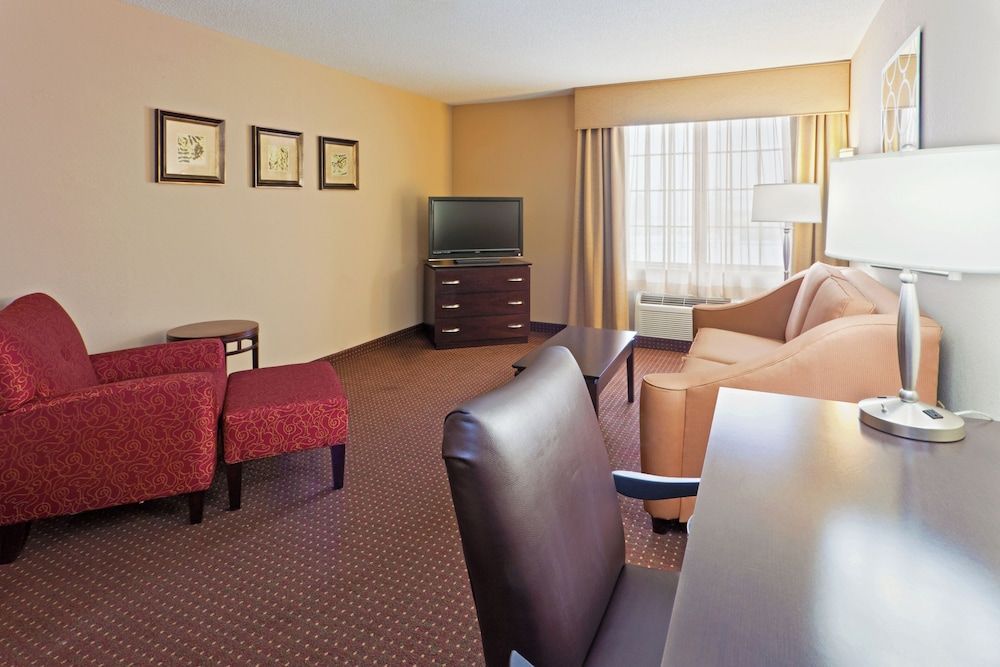 Holiday Inn Express Hotel & Suites Ashtabula-Geneva by IHG 3
