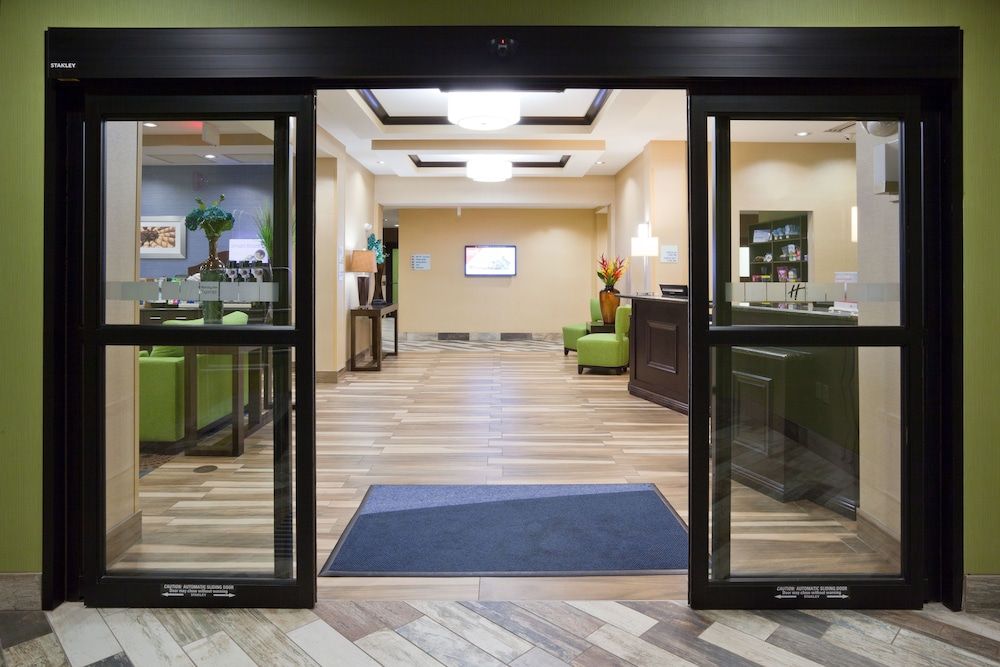 Holiday Inn Express Hotel & Suites Fort Dodge by IHG 2