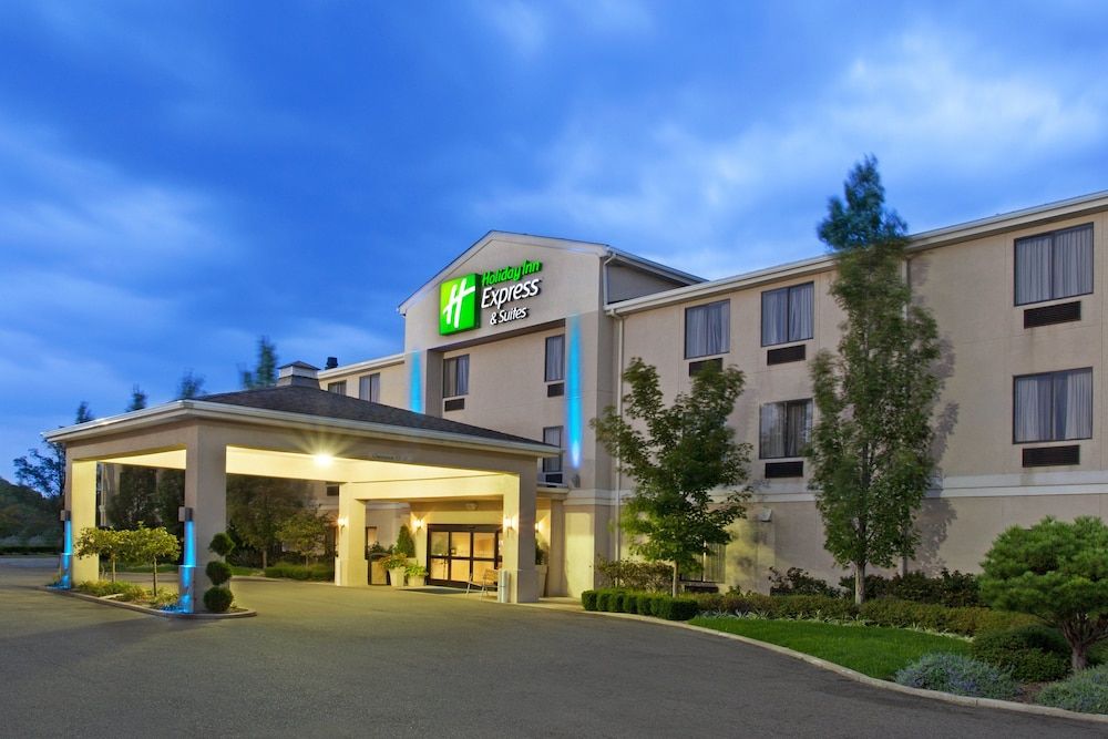 Holiday Inn Express & Suites Alliance by IHG 2 estrellas en Alliance