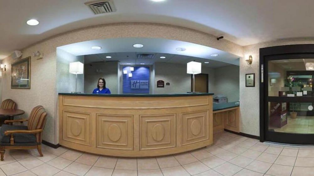 Holiday Inn Express & Suites Alliance by IHG 2