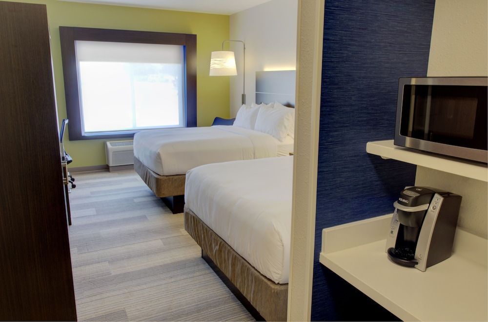 Holiday Inn Express Hotel & Suites Le Mars by IHG 3