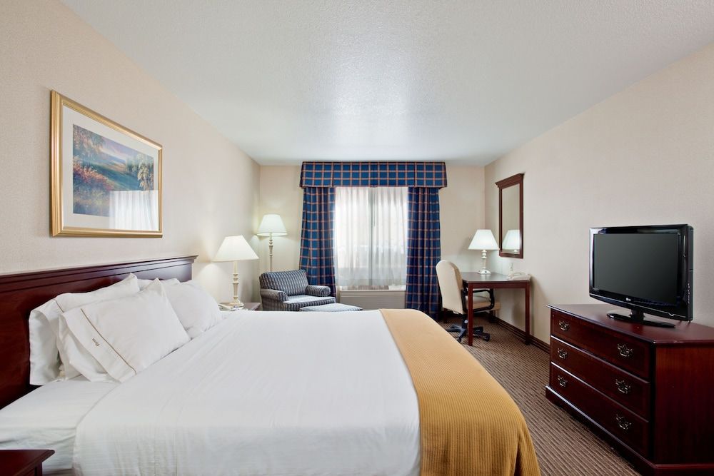 Holiday Inn Express Hotel & Suites Jackson by IHG 2