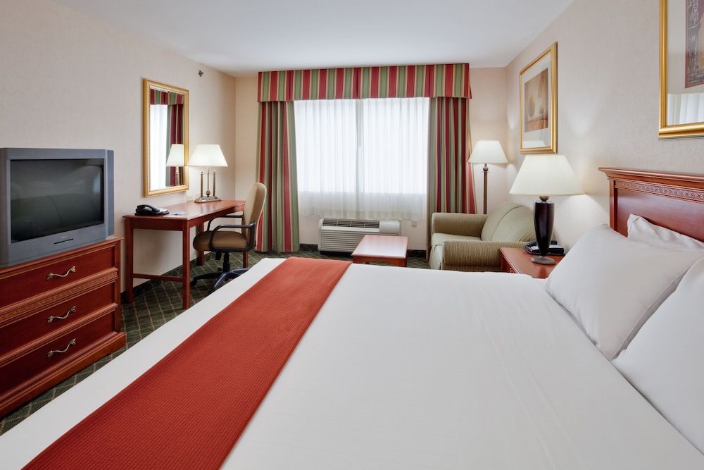 Holiday Inn Express Hotel & Suites Gibson by IHG 2