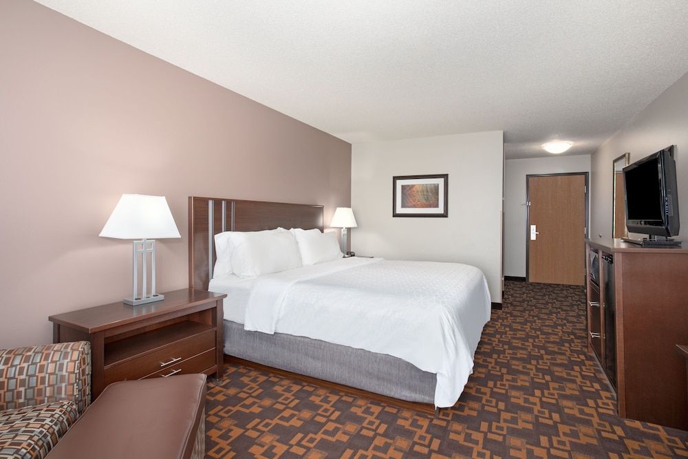 Holiday Inn Express & Suites Yankton by IHG 3