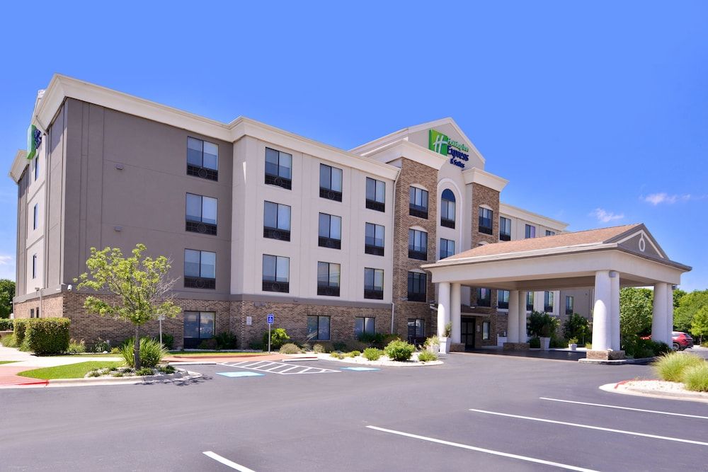 Holiday Inn Express & Suites Selma by IHG 3 estrelas em Selma